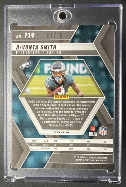 2025 Panini Mosaic DeVonta Smith #119 Gold Prizm 7/10