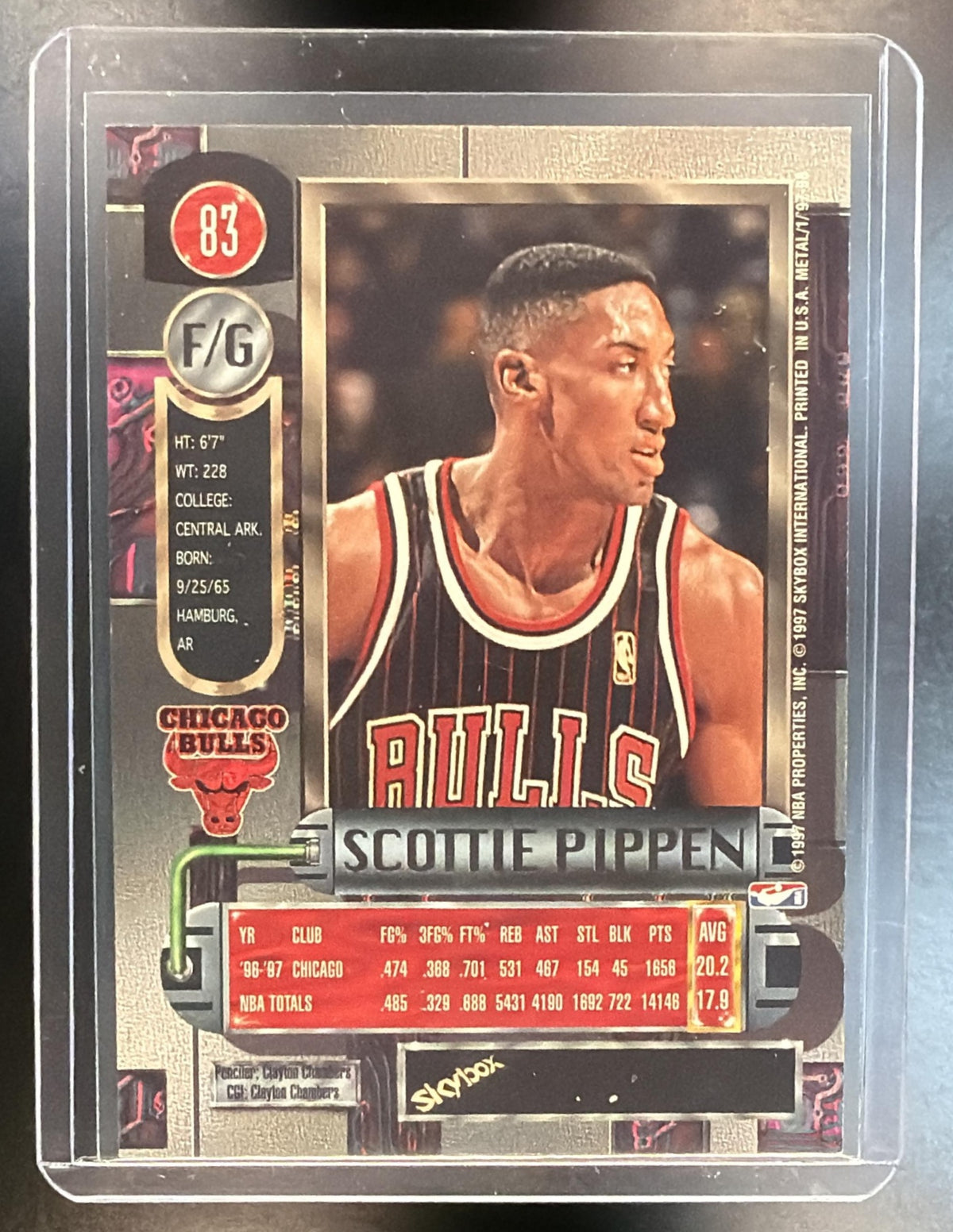 1997-98 Skybox Metal Universe Scottie Pippen #83 Bulls