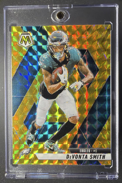 2025 Panini Mosaic DeVonta Smith #119 Gold Prizm 7/10