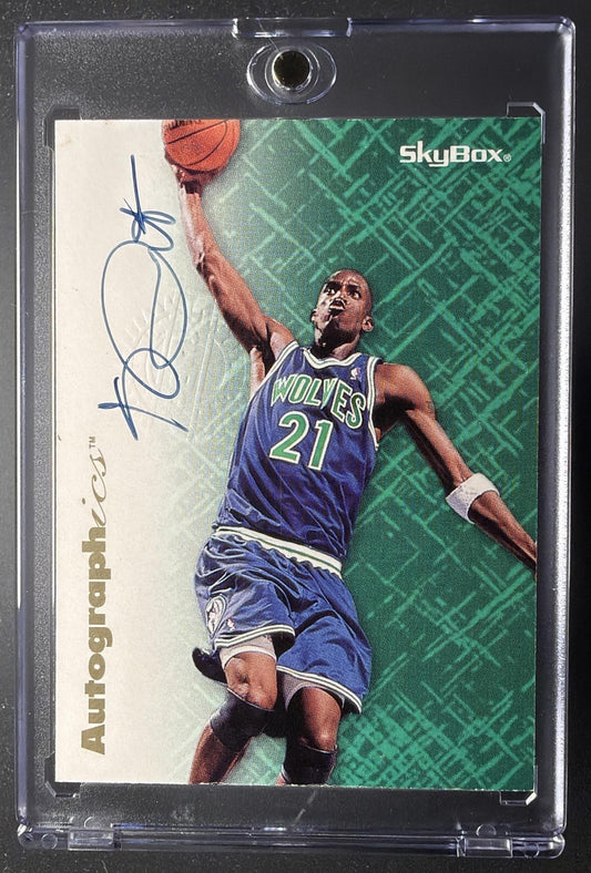 1996-97 Skybox Premium Kevin Garnett #NNO Autographics Black Ink Auto