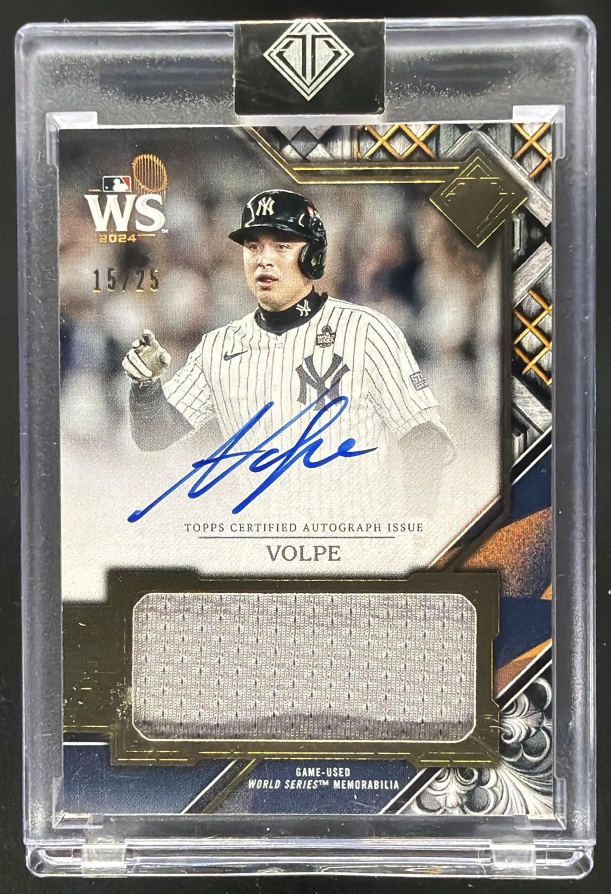 2025 Topps Transcendent Collection Anthony Volpe #WSAR-AV World Series Patch Auto /25